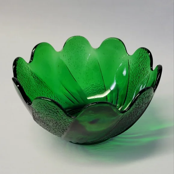 Vintage Fire King Lotus dessert bowl and plate set - Picture 6 of 6